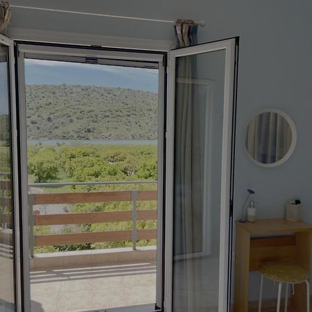 Appartement Ktima Klimentini à Vivári Extérieur photo
